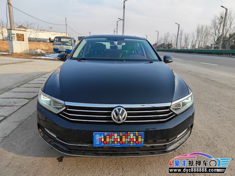 抵押车出售17年大众迈腾轿车