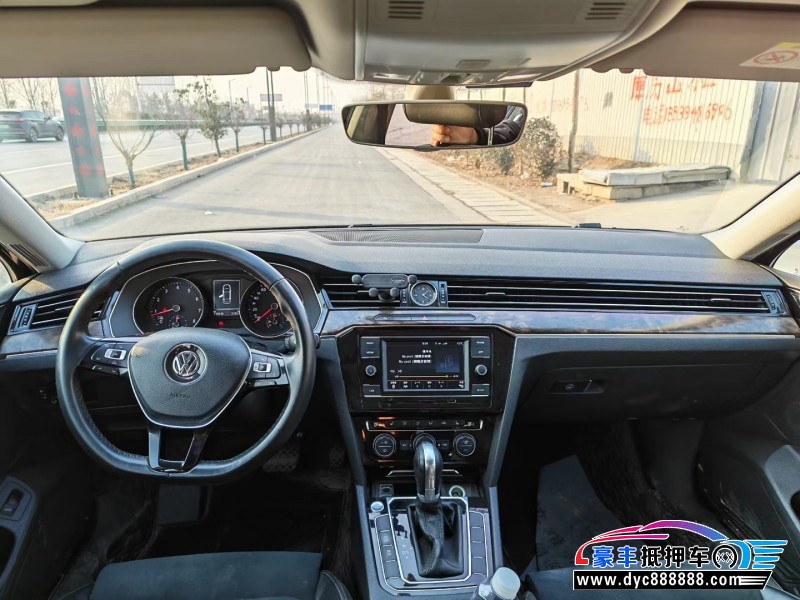 17年大众迈腾轿车抵押车出售