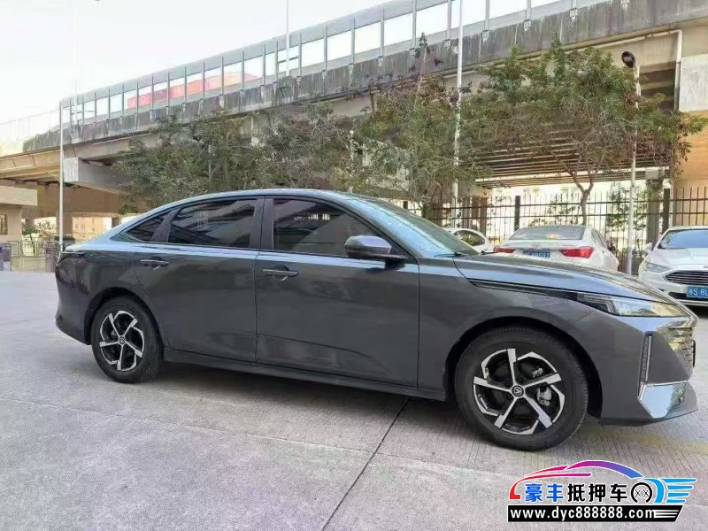 25年长安逸动轿车抵押车出售