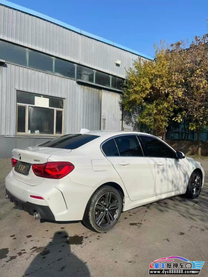 23年宝马1系轿车抵押车出售