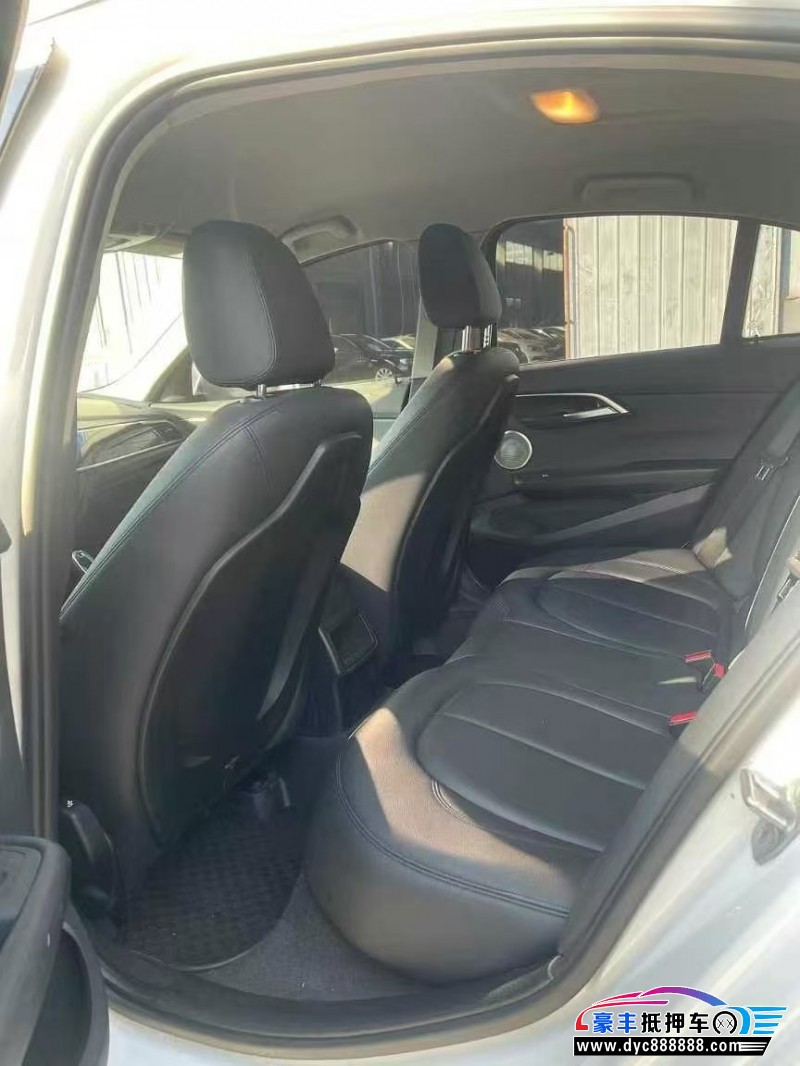 23年宝马1系轿车抵押车出售