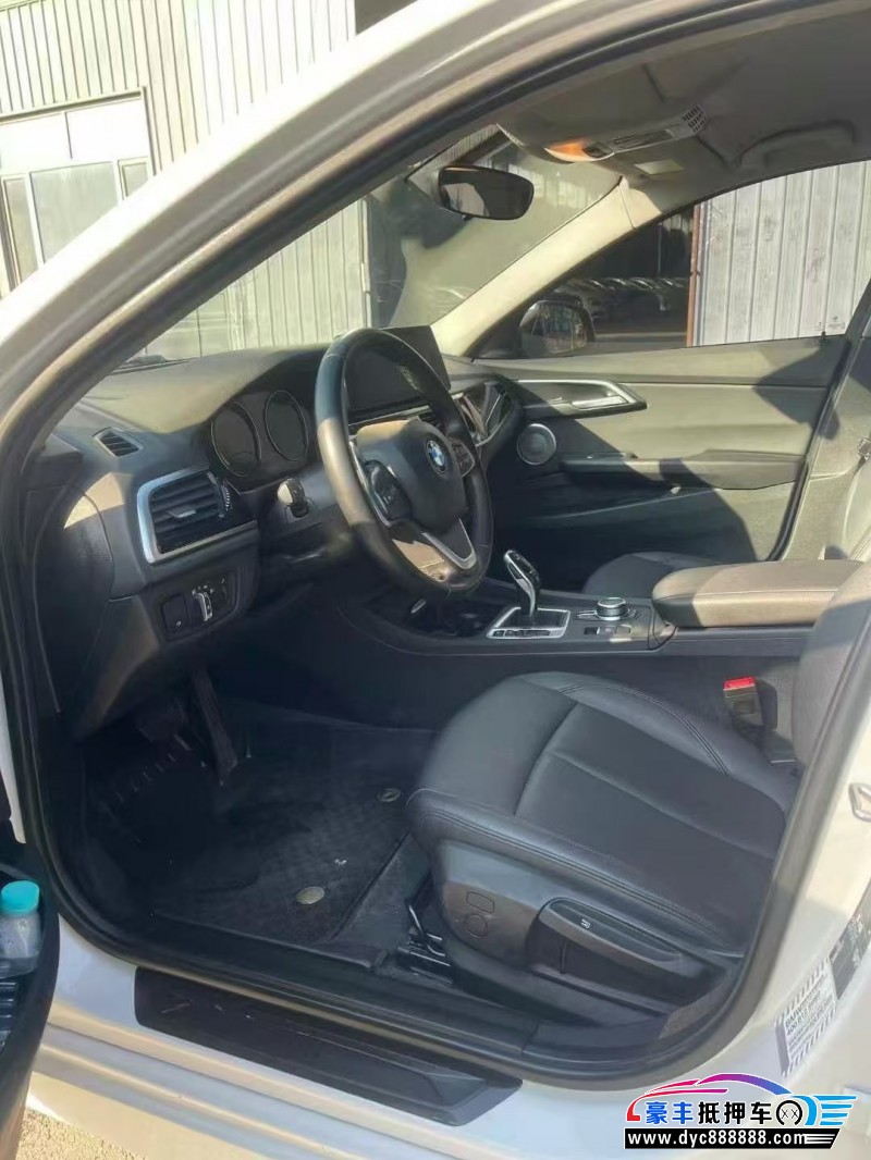 23年宝马1系轿车抵押车出售