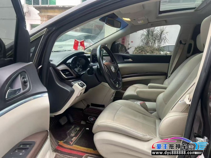 20年别克GL8轿车抵押车出售