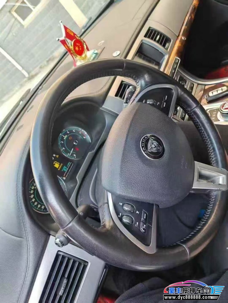 15年捷豹XF轿车抵押车出售