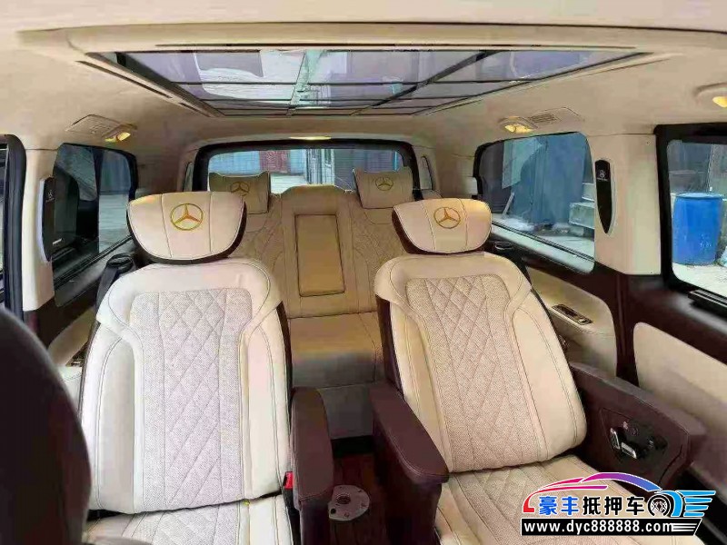 19年奔驰威霆轿车抵押车出售