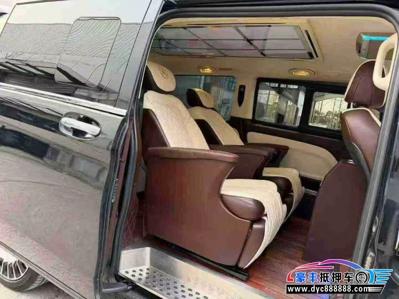 19年奔驰威霆轿车抵押车出售