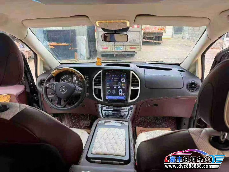 19年奔驰威霆轿车抵押车出售