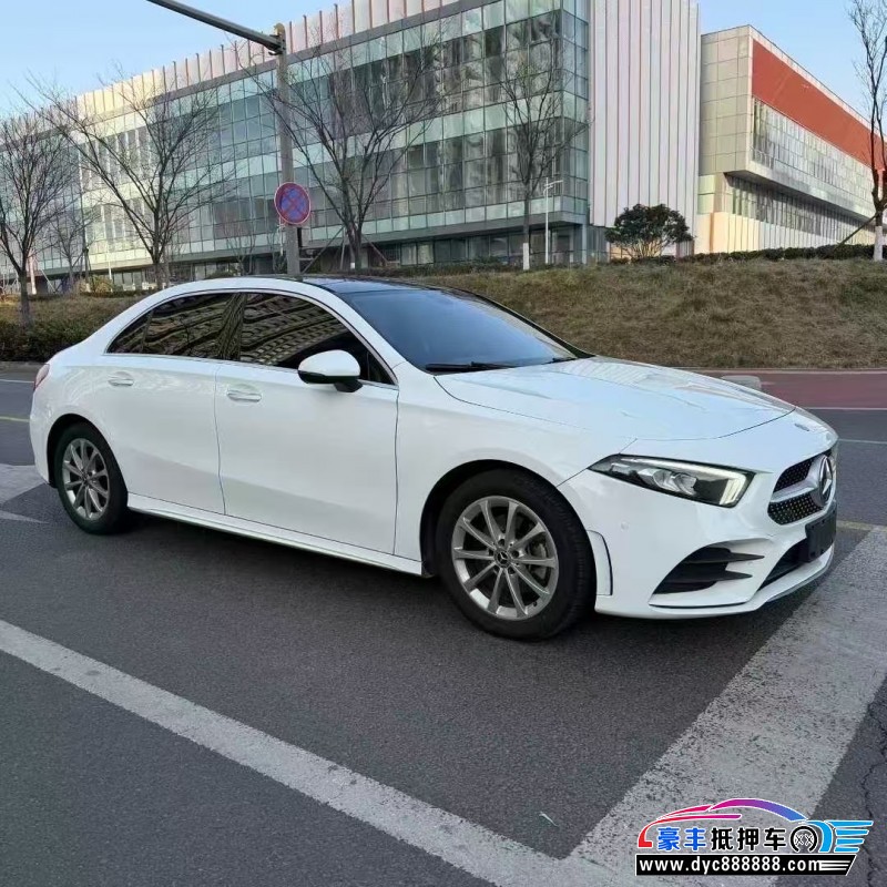 20年奔驰A轿车抵押车出售