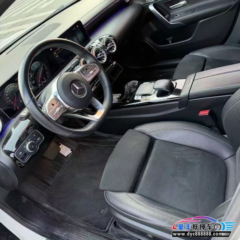 20年奔驰A轿车抵押车出售