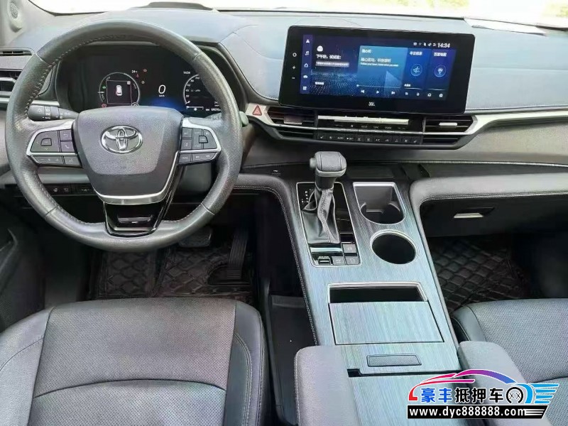 22年丰田塞纳轿车抵押车出售