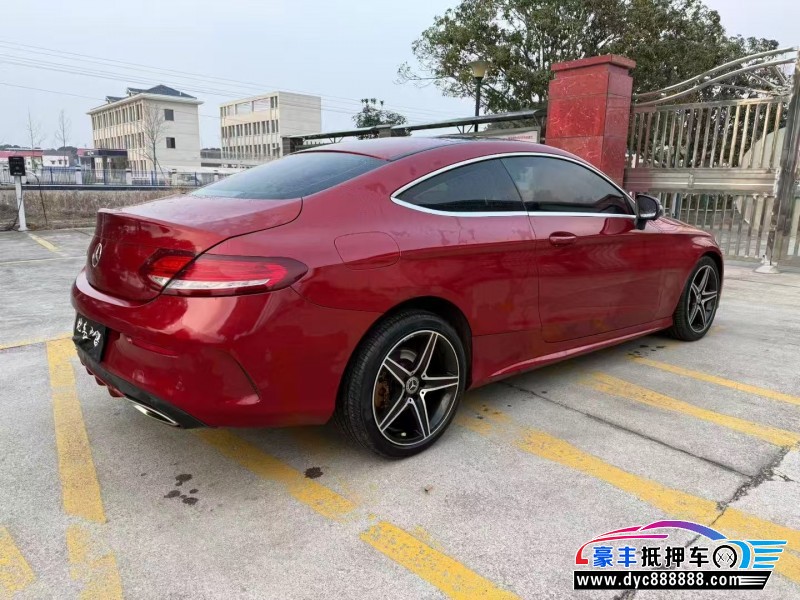 18年奔驰C轿车抵押车出售