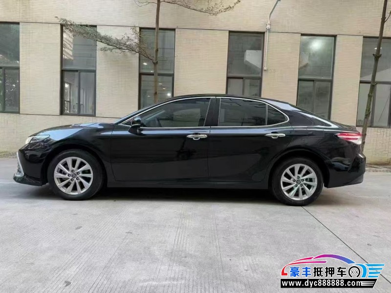 22年丰田凯美瑞轿车抵押车出售