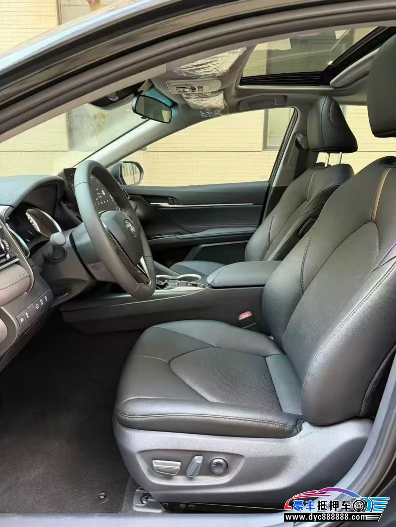 22年丰田凯美瑞轿车抵押车出售