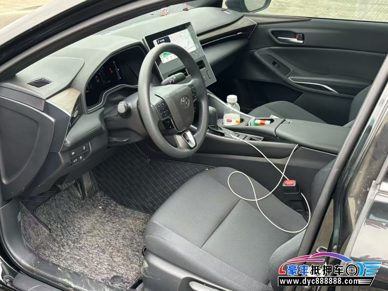 25年丰田亚洲龙轿车抵押车出售