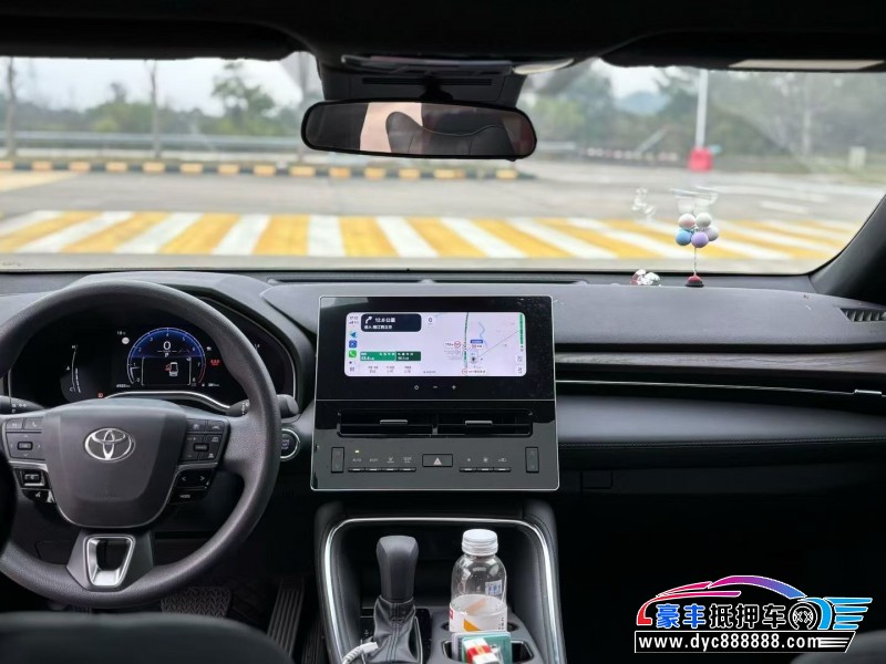 25年丰田亚洲龙轿车抵押车出售