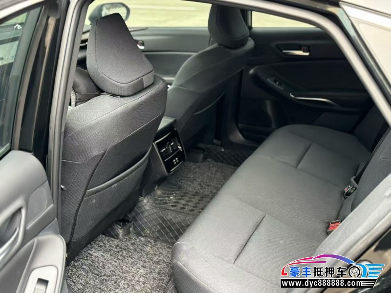 25年丰田亚洲龙轿车抵押车出售