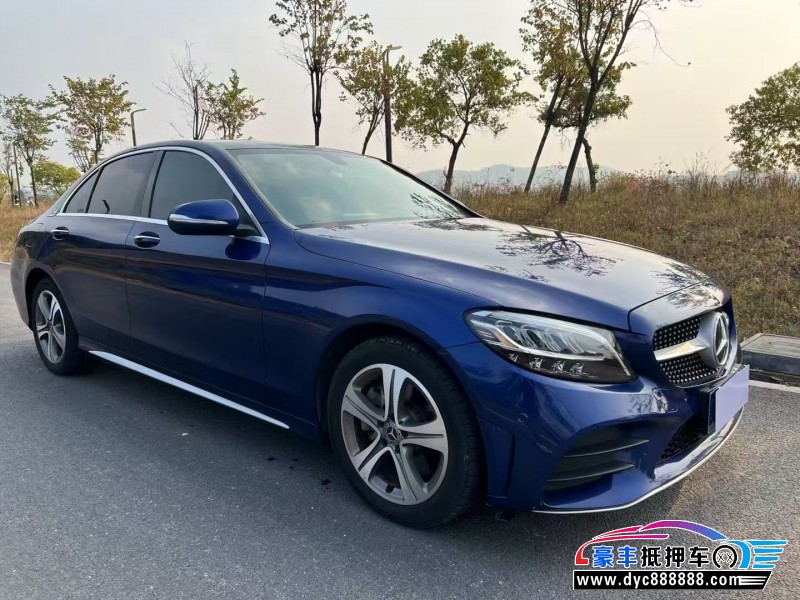 19年奔驰C轿车抵押车出售