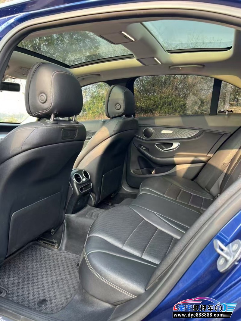 19年奔驰C轿车抵押车出售