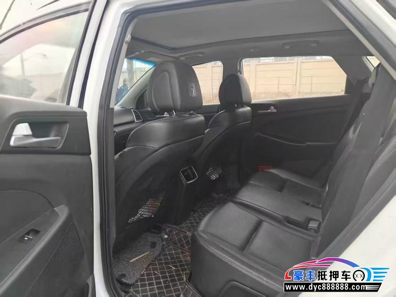 19年现代途胜轿车抵押车出售