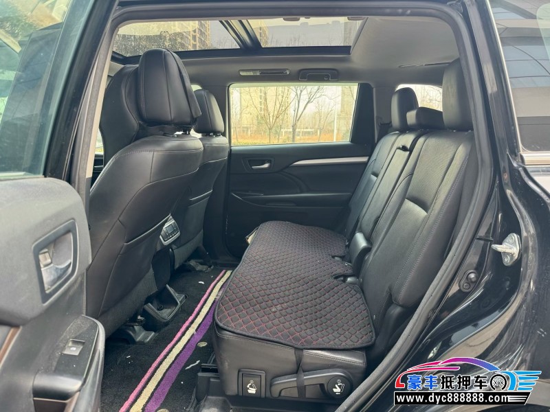 18年丰田汉兰达轿车抵押车出售