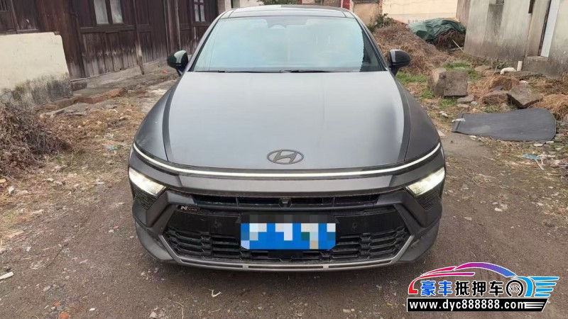 抵押车出售24年现代索纳塔轿车