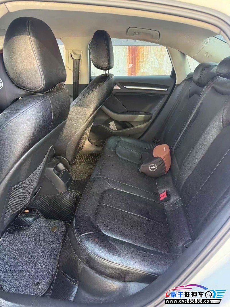 16年奥迪A3轿车抵押车出售