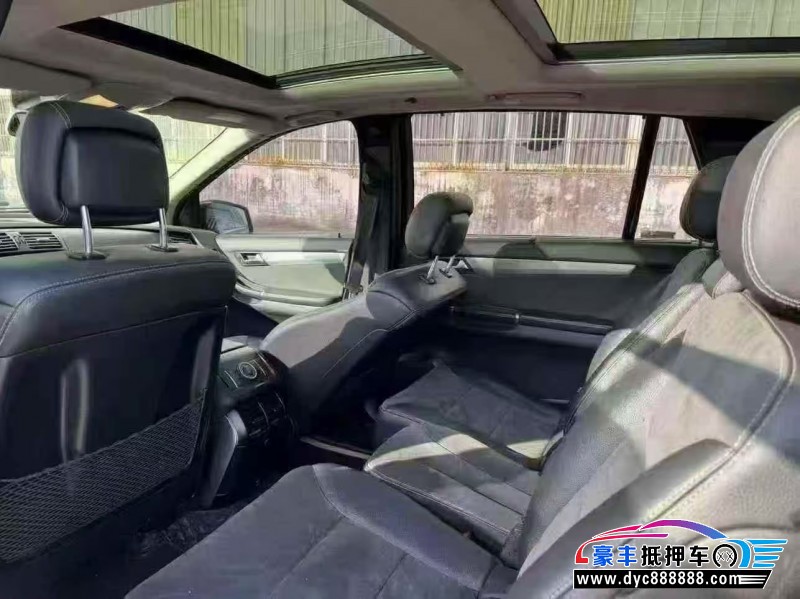 17年奔驰R轿车抵押车出售