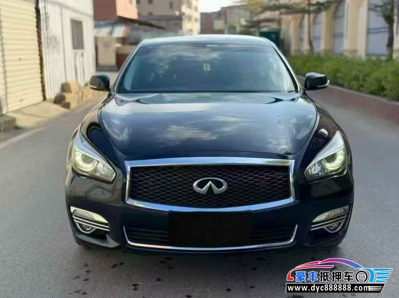 抵押车出售18年英菲尼迪Q70轿车