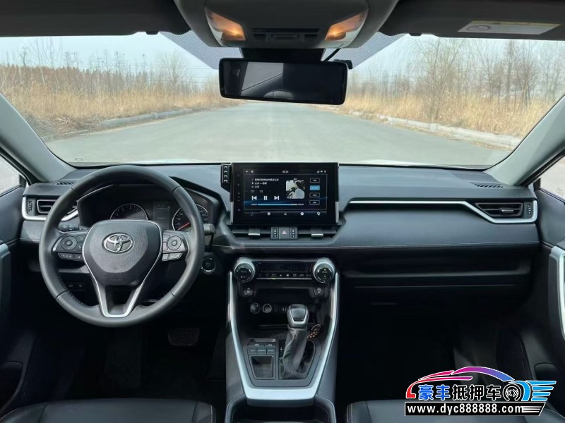 22年丰田威兰达轿车抵押车出售