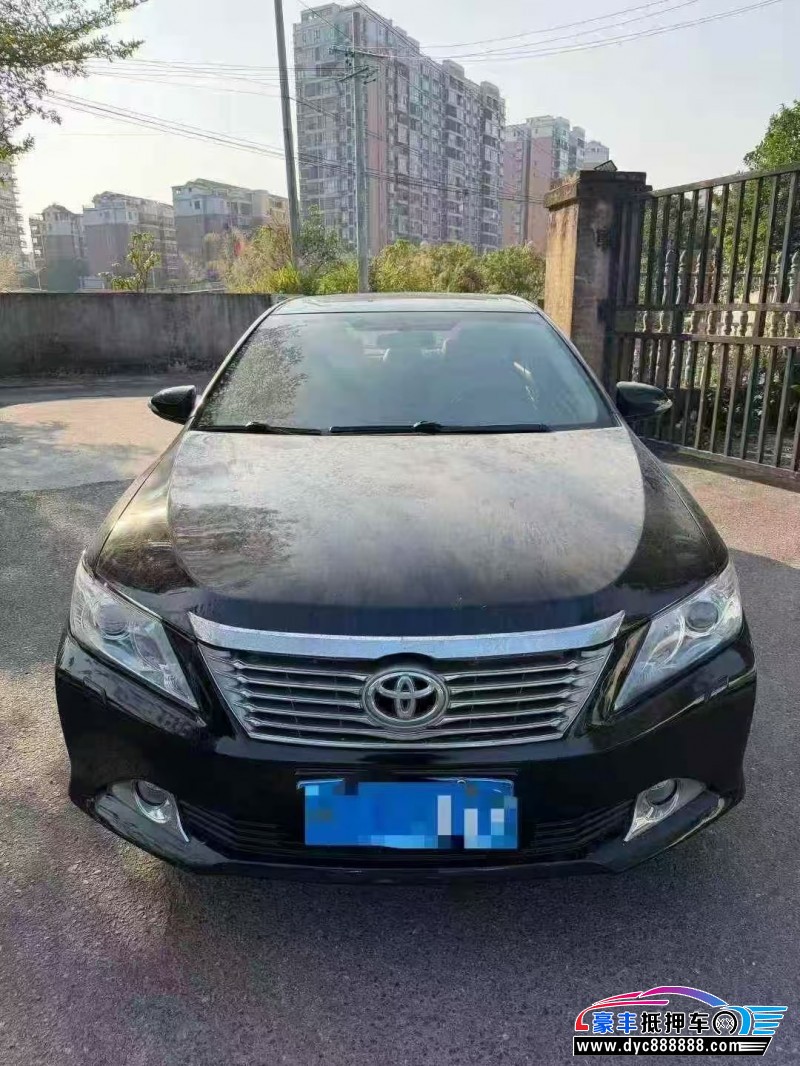 抵押车出售12年丰田凯美瑞轿车