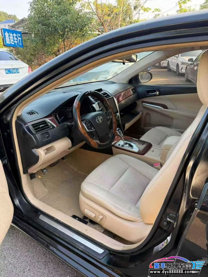 12年丰田凯美瑞轿车抵押车出售