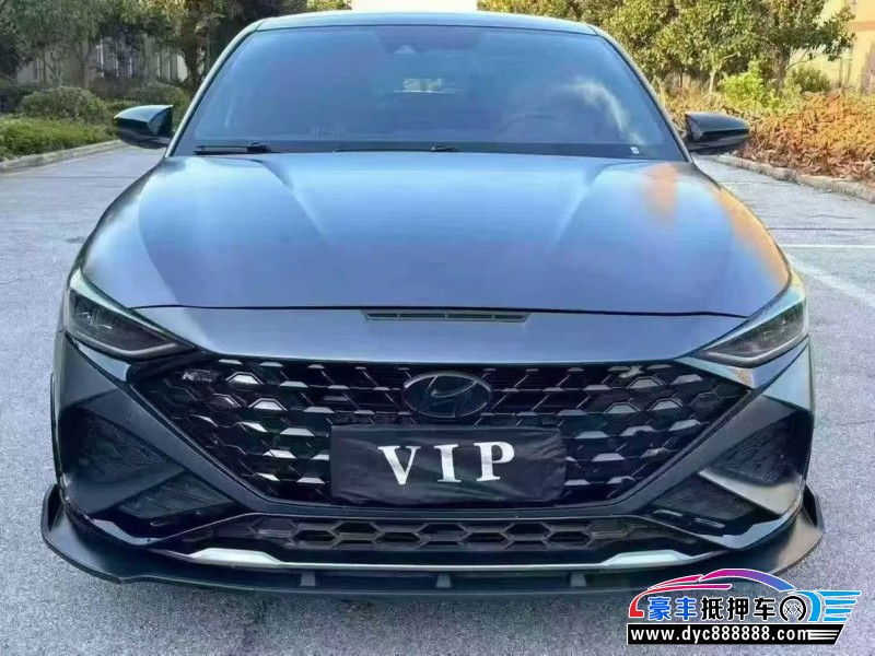 抵押车出售22年现代菲斯塔轿车