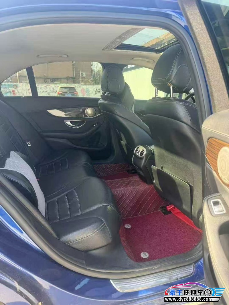 17年奔驰C级轿车抵押车出售