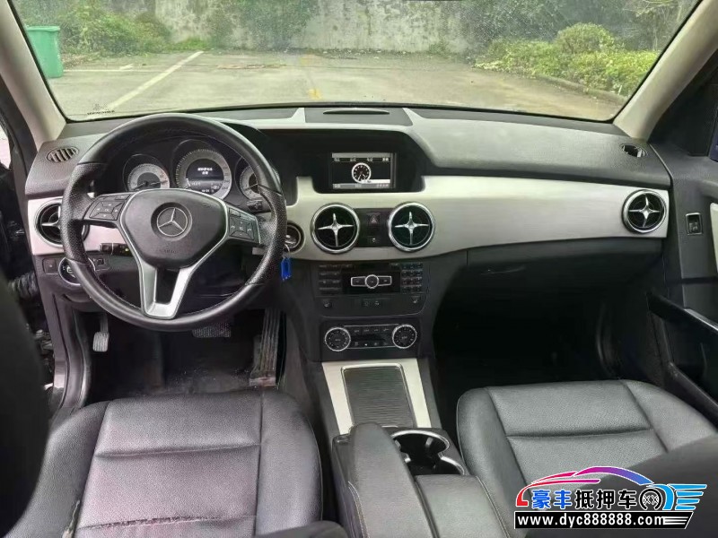 13年奔驰GLK轿车抵押车出售