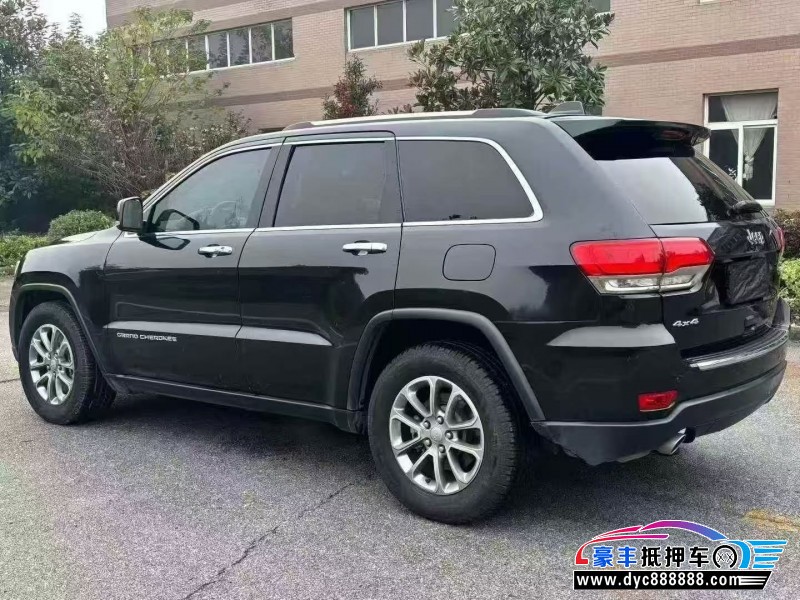 14年Jeep大切诺基轿车抵押车出售