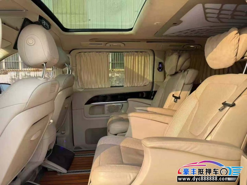 16年奔驰V轿车抵押车出售