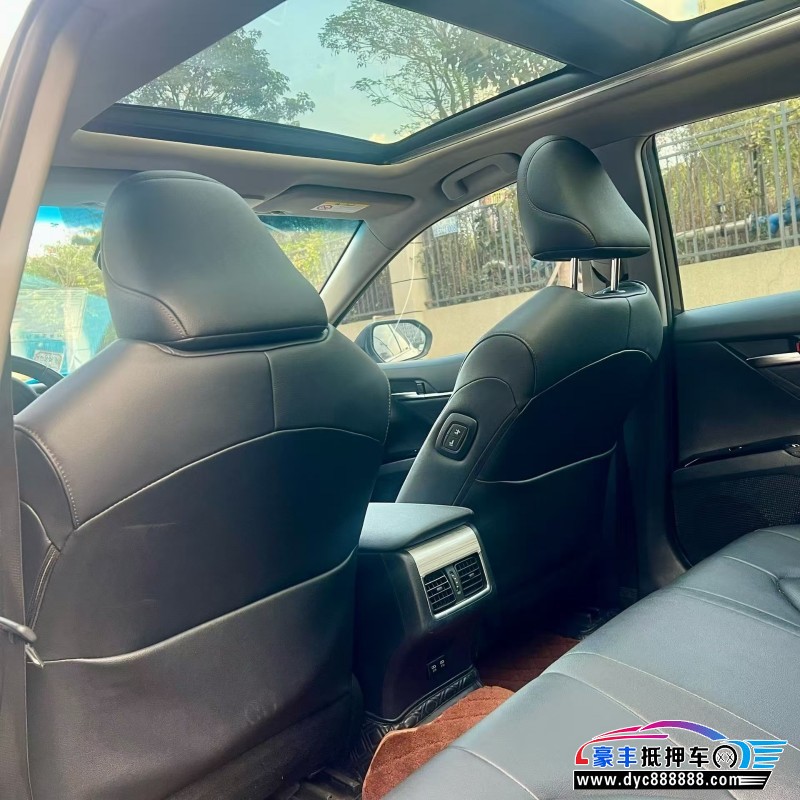 22年丰田凯美瑞轿车抵押车出售