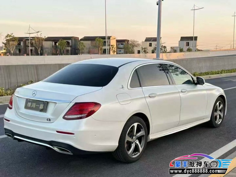 17年奔驰E轿车抵押车出售