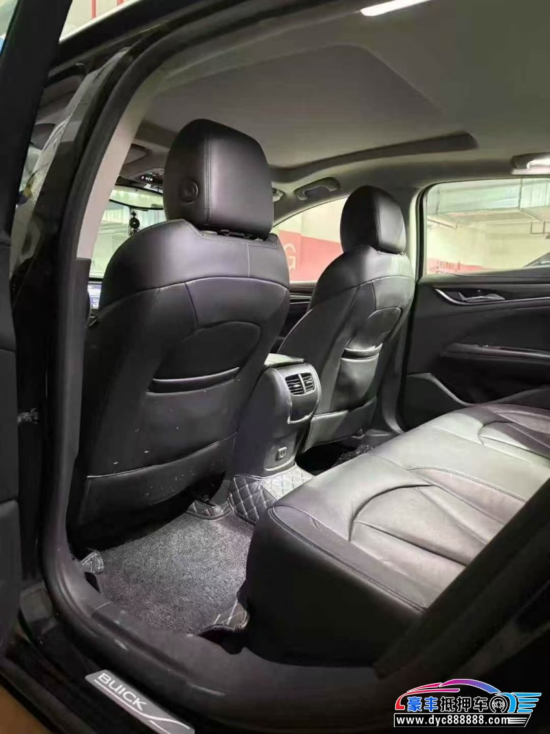 20年别克君越轿车抵押车出售