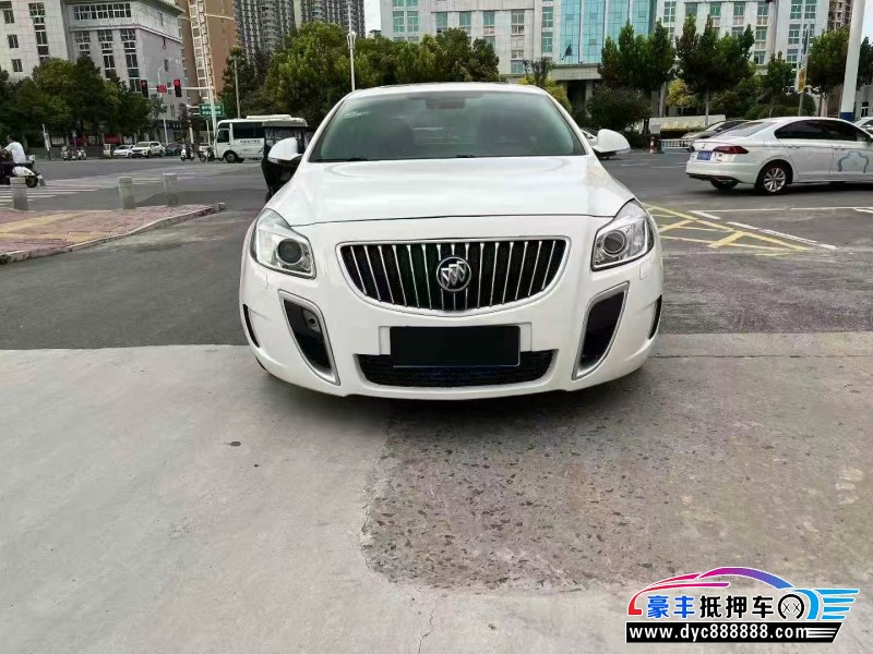 抵押车出售13年别克君威轿车