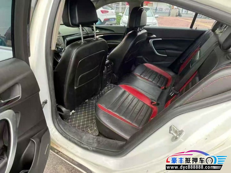 13年别克君威轿车抵押车出售