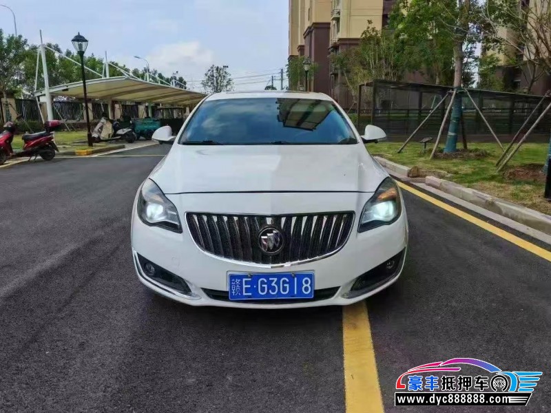 抵押车出售17年别克君威轿车