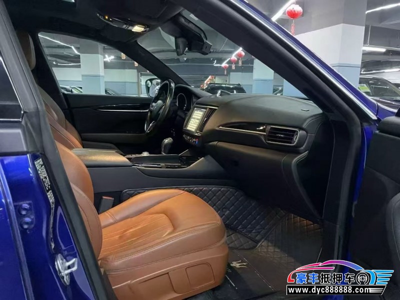 18年玛莎拉蒂莱万特轿车抵押车出售