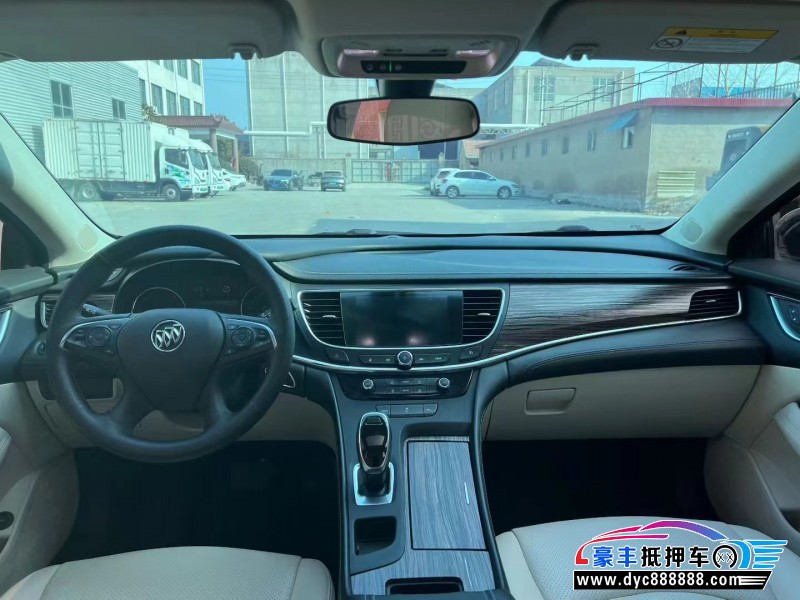 20年别克君越轿车抵押车出售