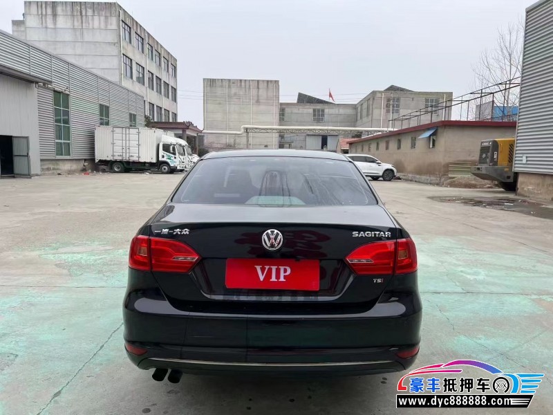 13年大众速腾轿车抵押车出售