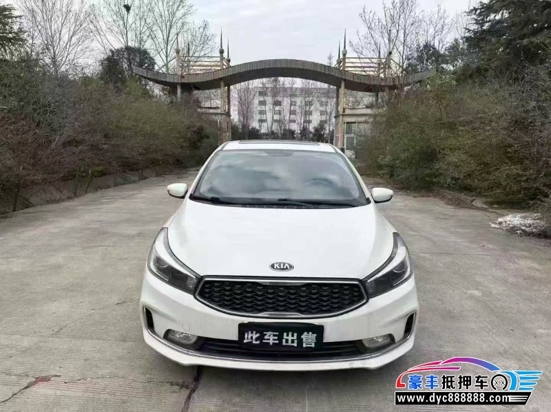 抵押车出售19年起亚K3轿车