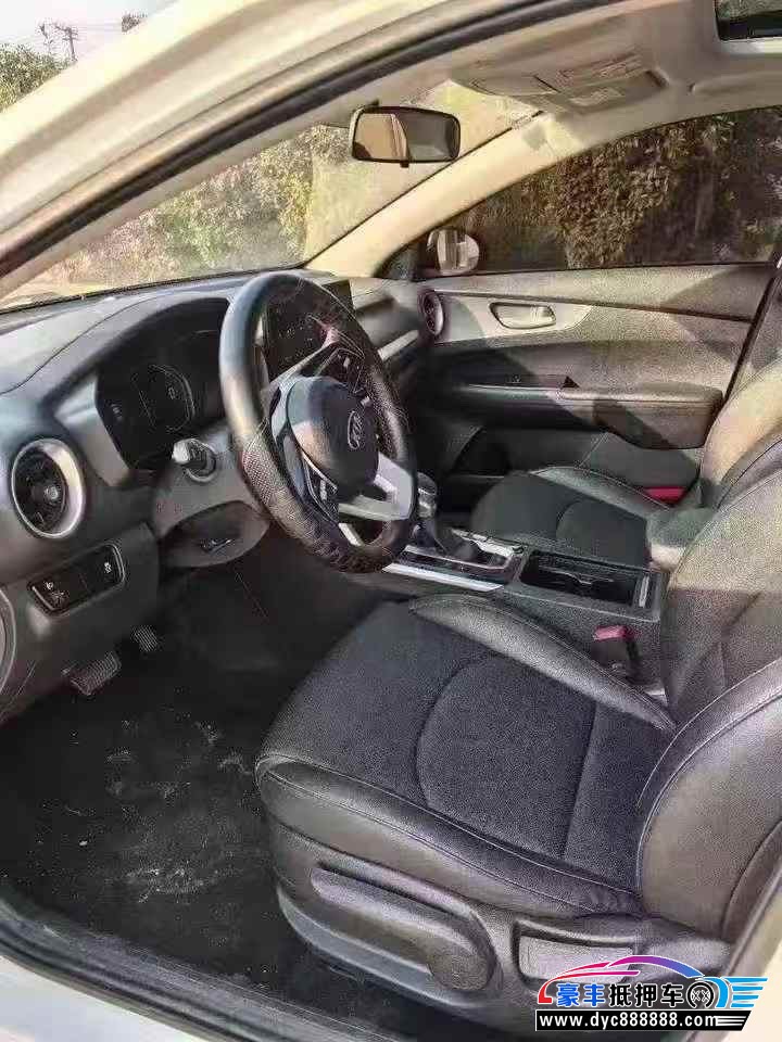 21年起亚K3轿车抵押车出售