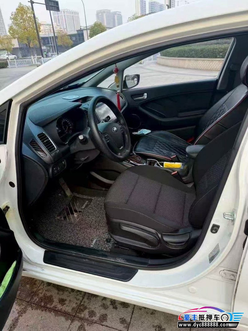 17年起亚K3轿车抵押车出售