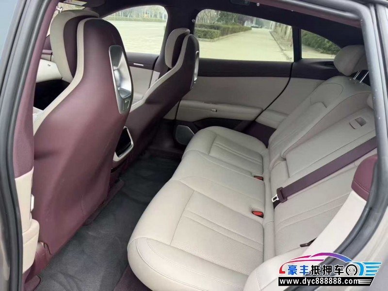 25年小米YU7轿车抵押车出售