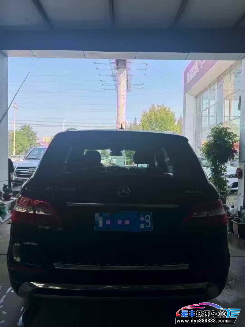 13年奔驰R轿车抵押车出售